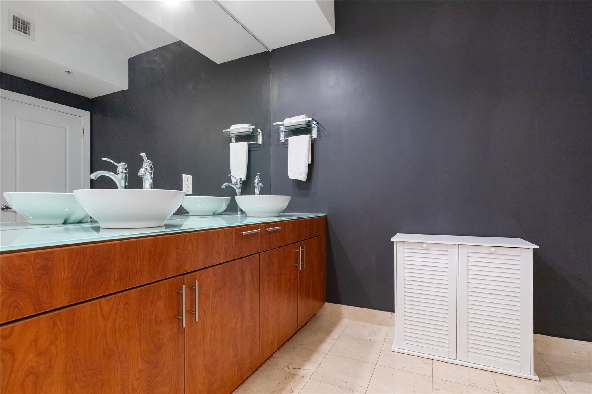 315 NE 3rd Ave #1808 Fort Lauderdale, FL 33301