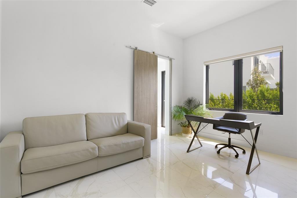 16552 Botaniko Dr S Weston, FL 33326