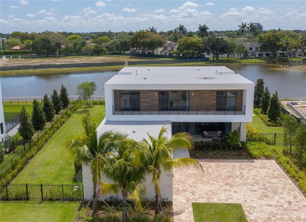 16552 Botaniko Dr S Weston, FL 33326
