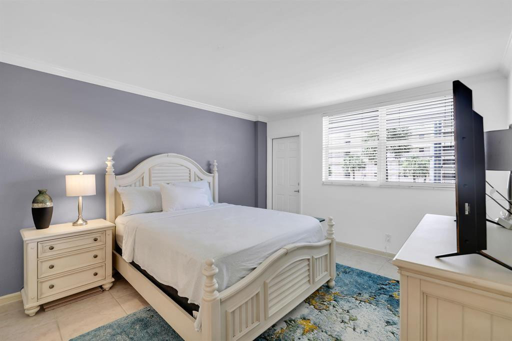 1051 Hillsboro Mile #206E Hillsboro Beach, FL 33062