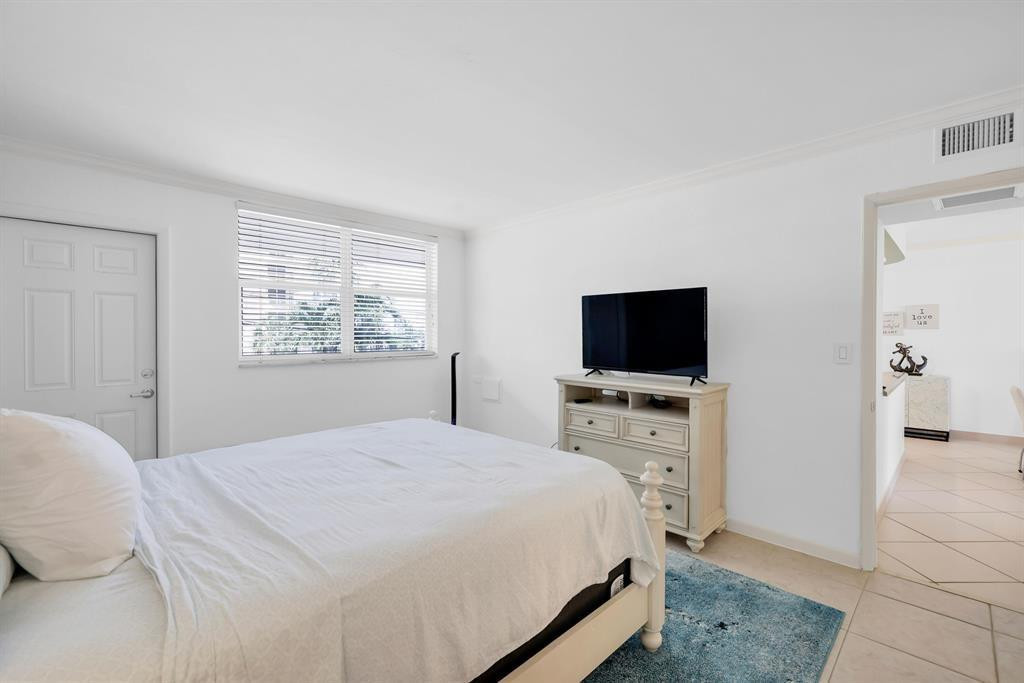 1051 Hillsboro Mile #206E Hillsboro Beach, FL 33062