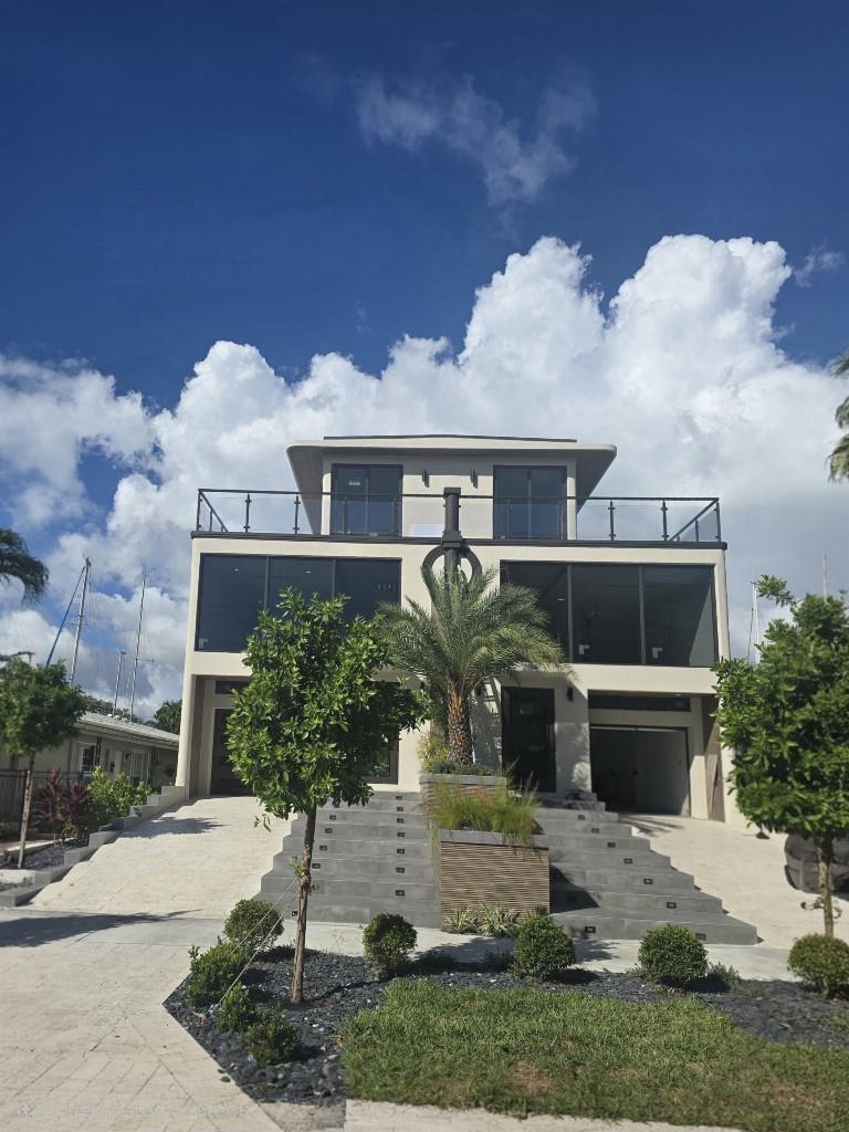 323 Hendricks Isle