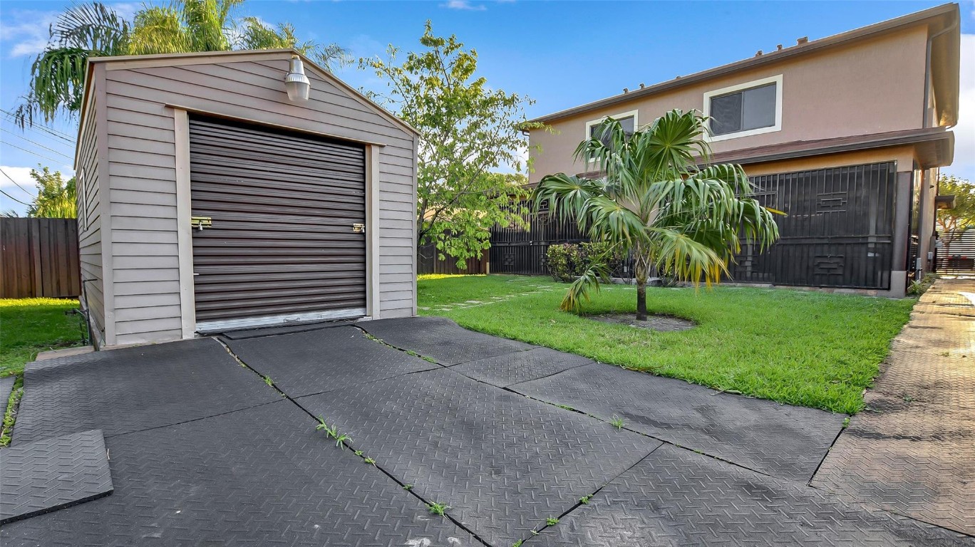 1461 SW 40th Ter Fort Lauderdale, FL 33317