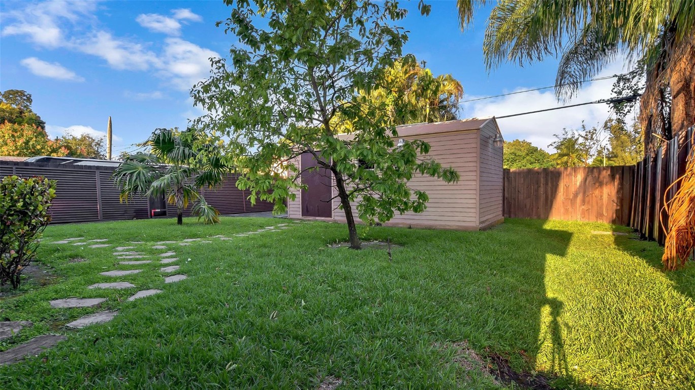 1461 SW 40th Ter Fort Lauderdale, FL 33317