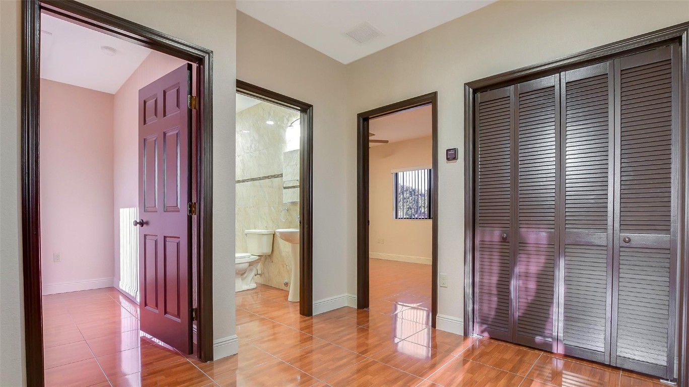 1461 SW 40th Ter Fort Lauderdale, FL 33317