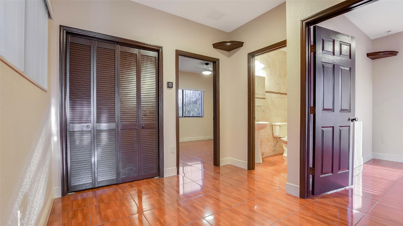 1461 SW 40th Ter Fort Lauderdale, FL 33317