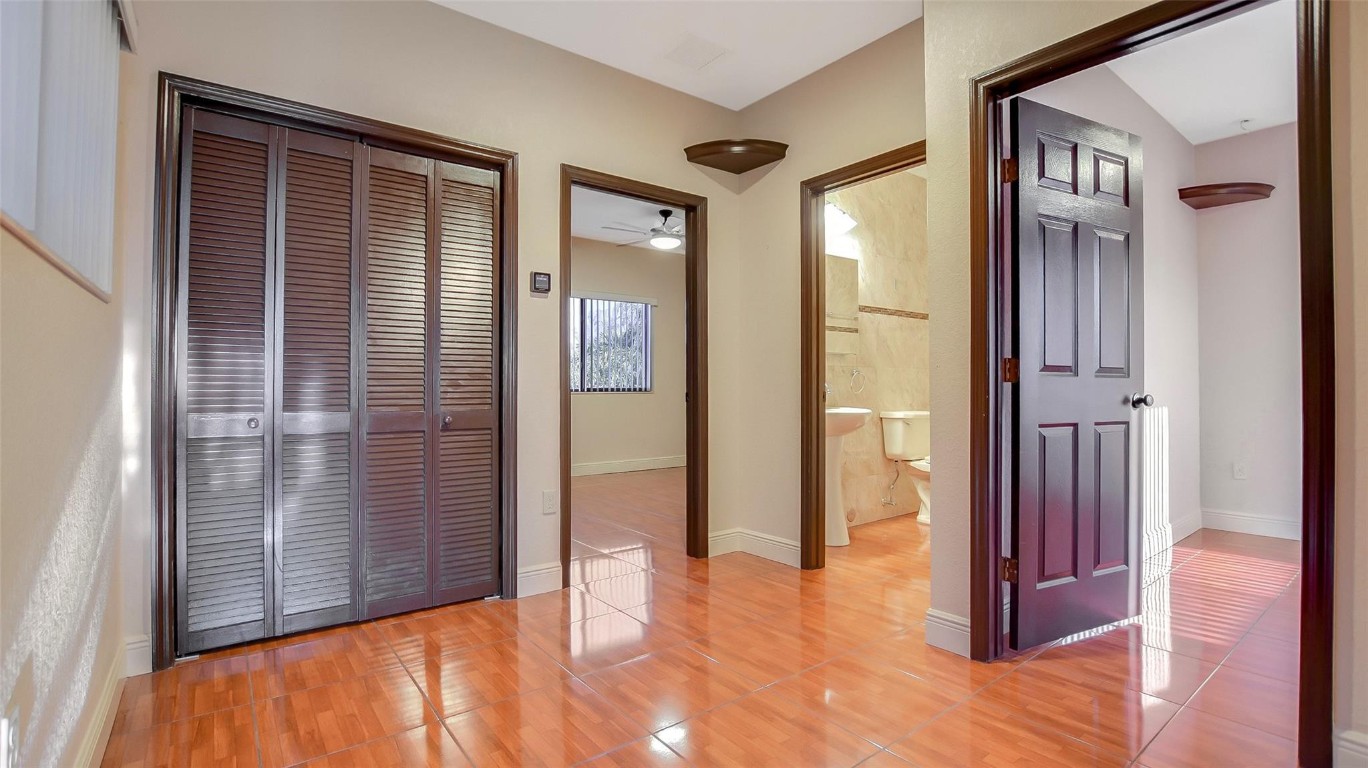 1461 SW 40th Ter Fort Lauderdale, FL 33317