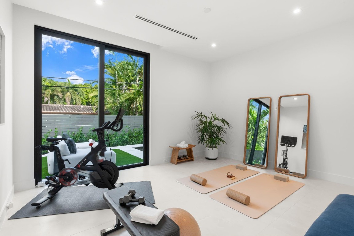 2717 NE 29th Fort Lauderdale, FL 33306