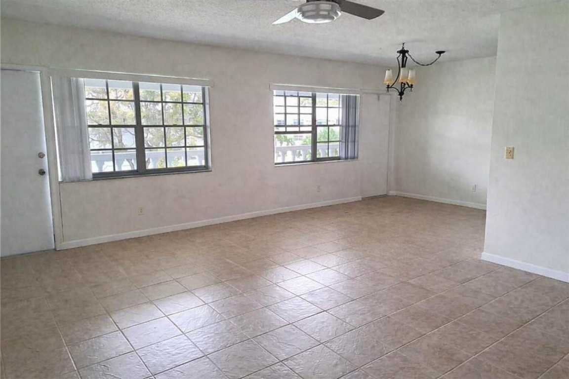 2455 NE 51st #E307