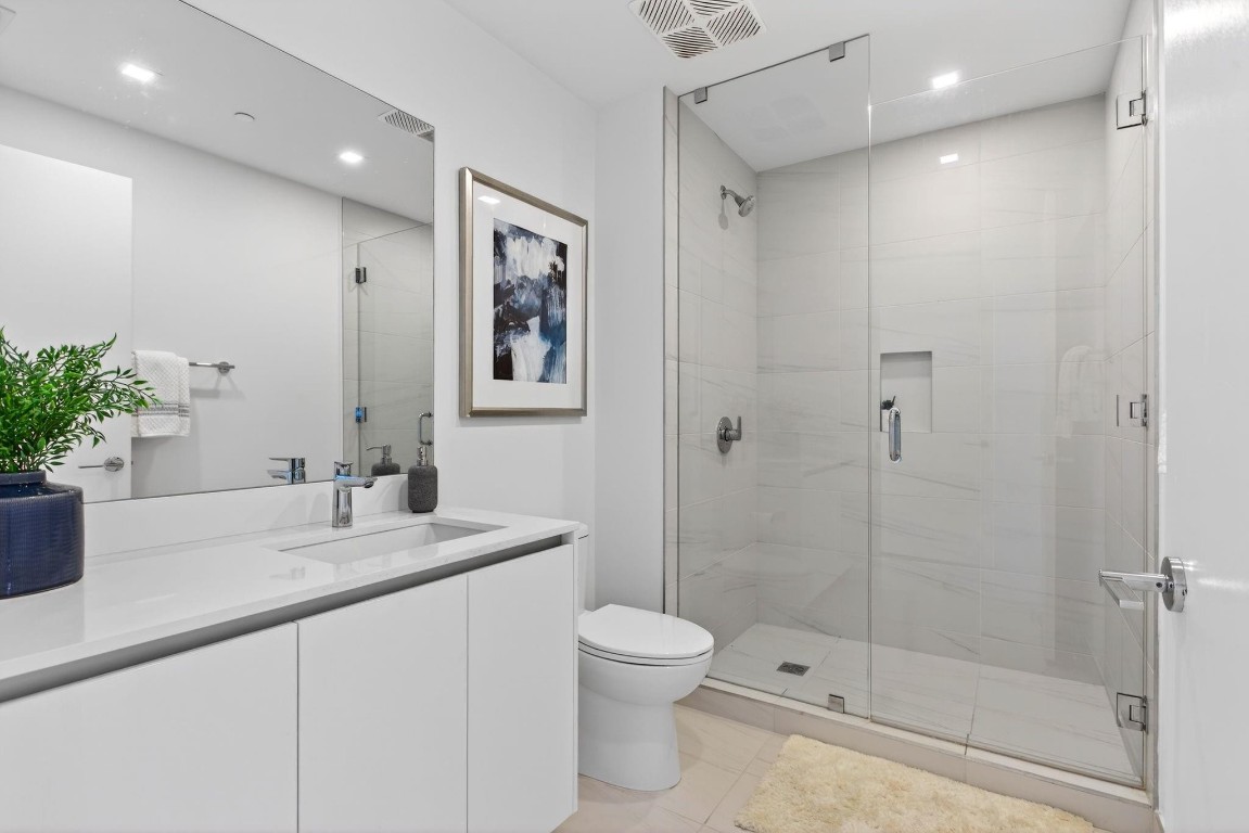 1116 N Ocean #901 Pompano Beach, FL 33062