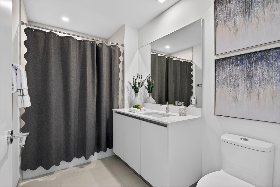 1116 N Ocean #901 Pompano Beach, FL 33062