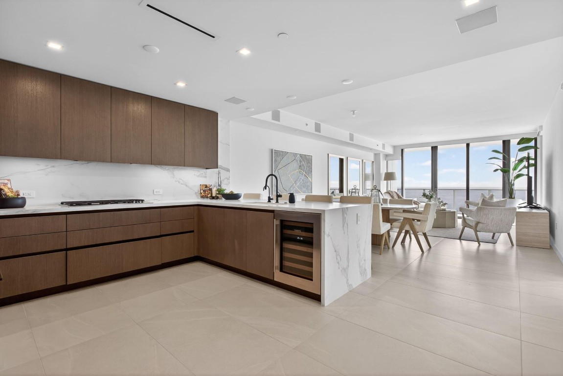 1116 N Ocean #901 Pompano Beach, FL 33062