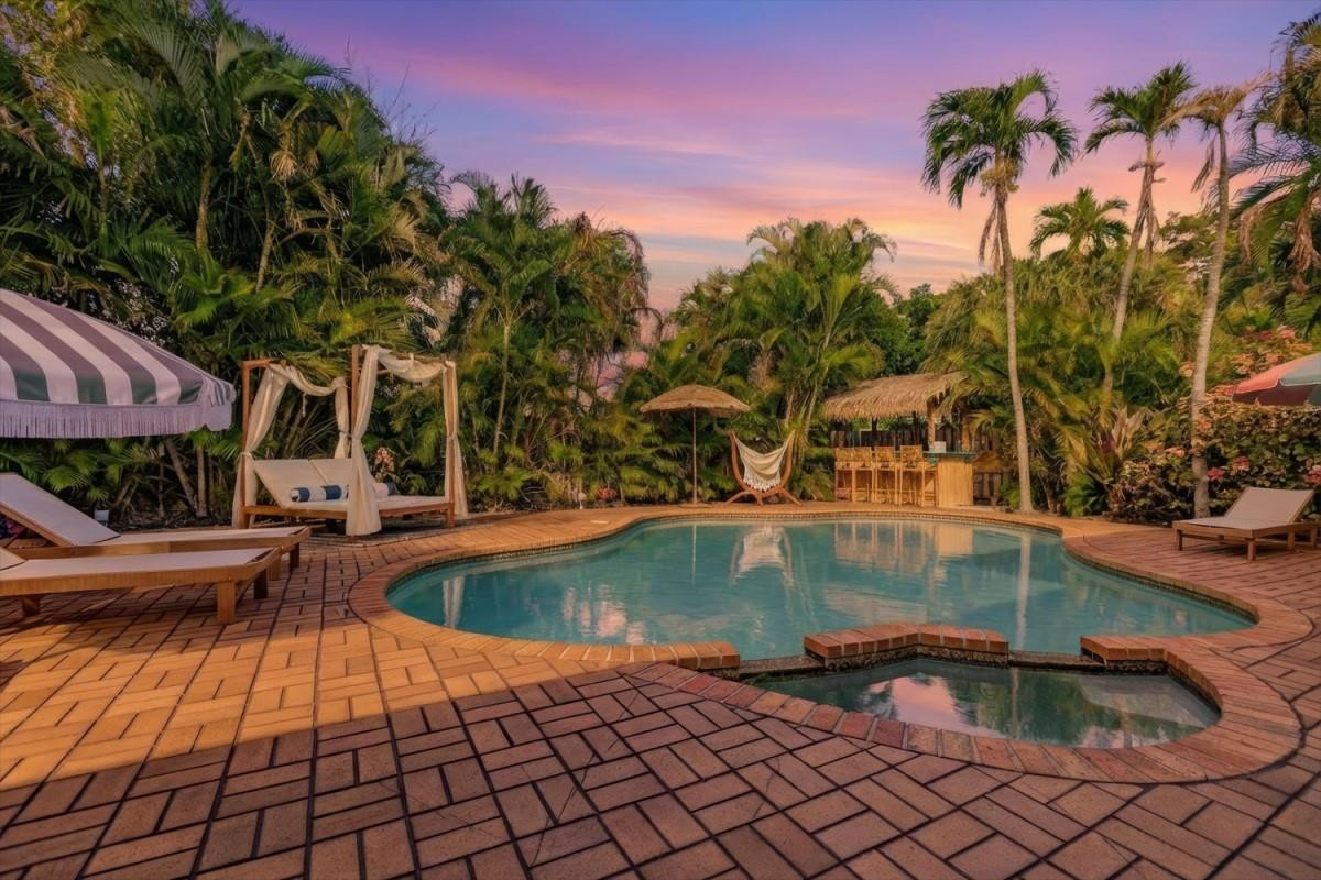 245 N Tradewinds Fort Lauderdale, FL 33308