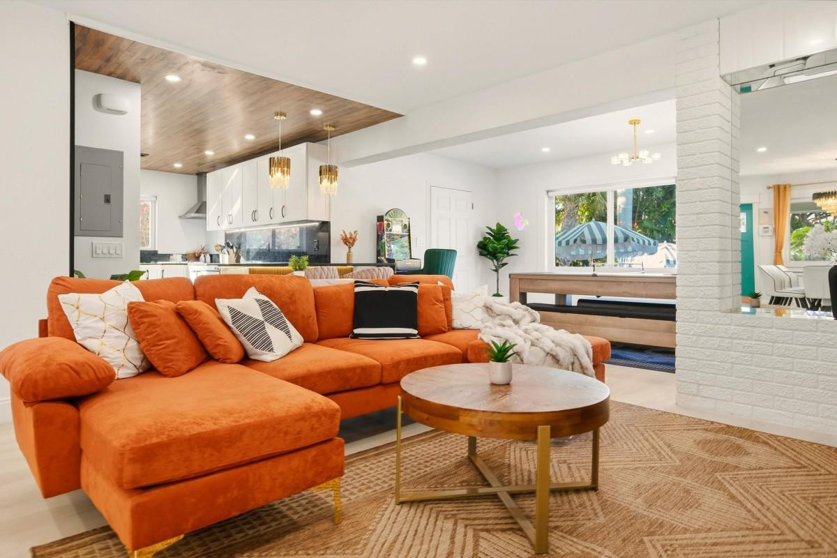 245 N Tradewinds Fort Lauderdale, FL 33308