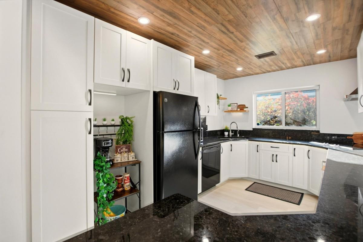 245 N Tradewinds Fort Lauderdale, FL 33308