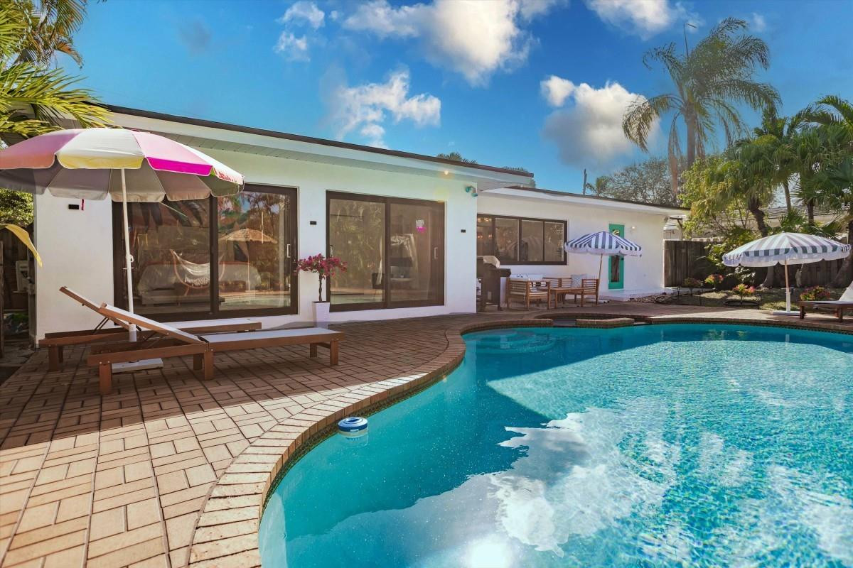 245 N Tradewinds Fort Lauderdale, FL 33308