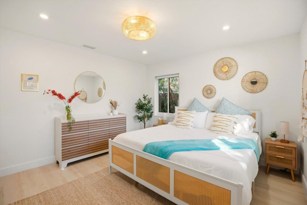 245 N Tradewinds Fort Lauderdale, FL 33308