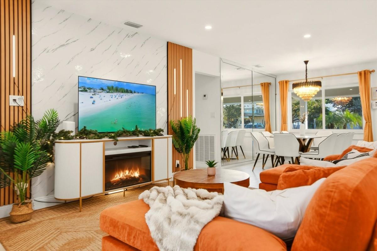 245 N Tradewinds Fort Lauderdale, FL 33308