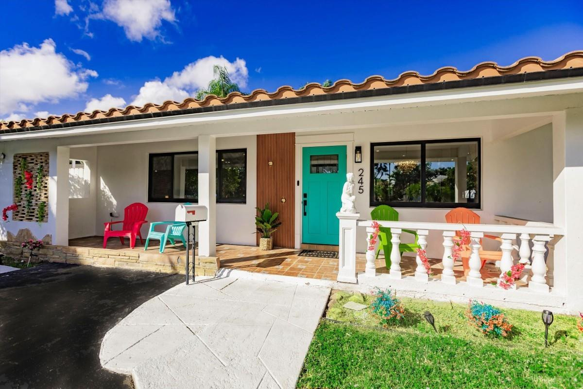 245 N Tradewinds Fort Lauderdale, FL 33308