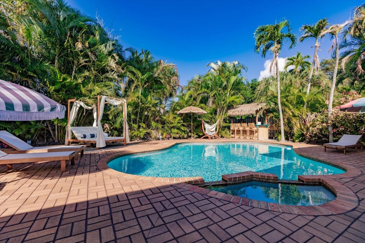 245 N Tradewinds Fort Lauderdale, FL 33308