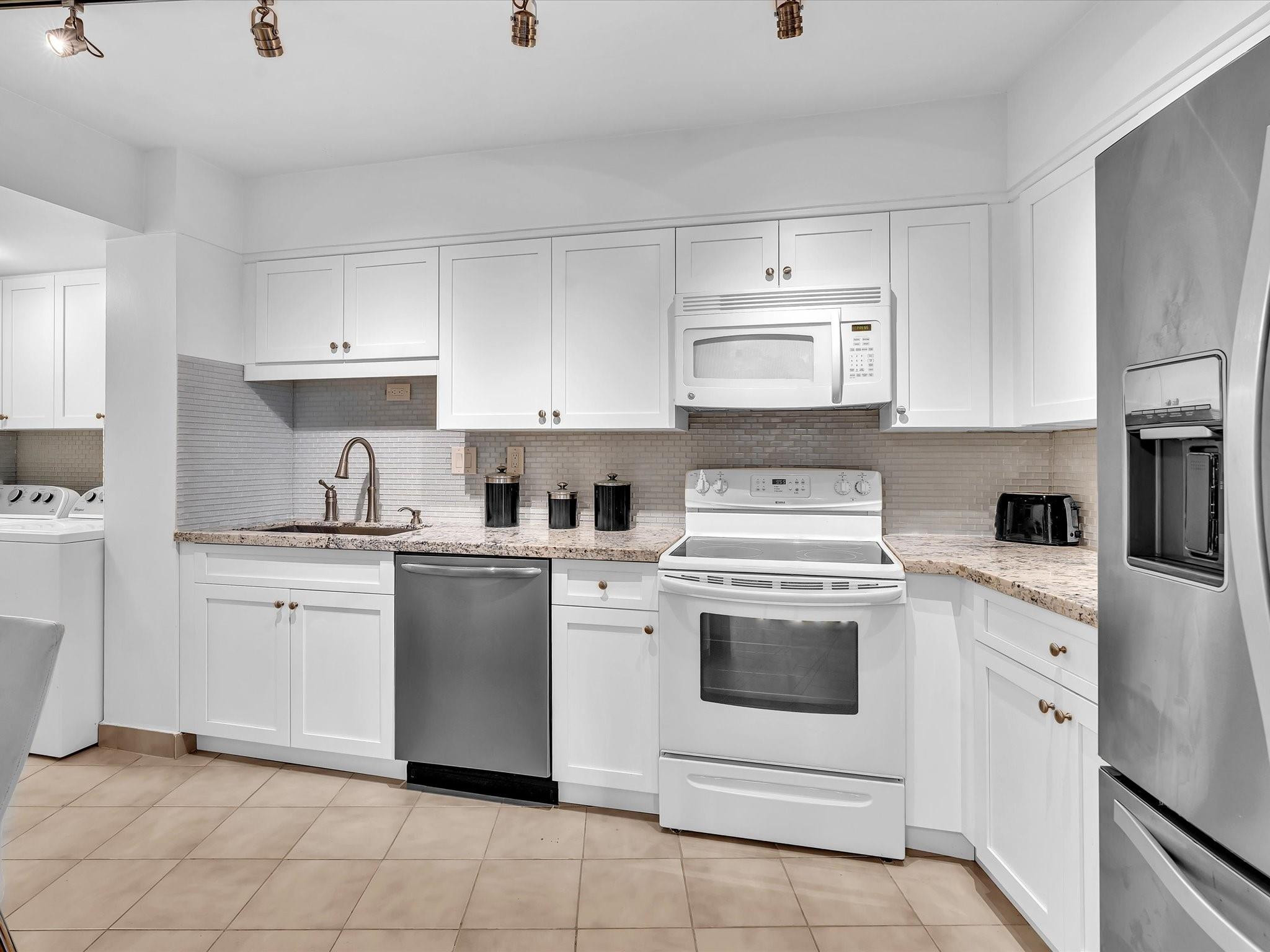 3000 Holiday #603 Fort Lauderdale, FL 33316