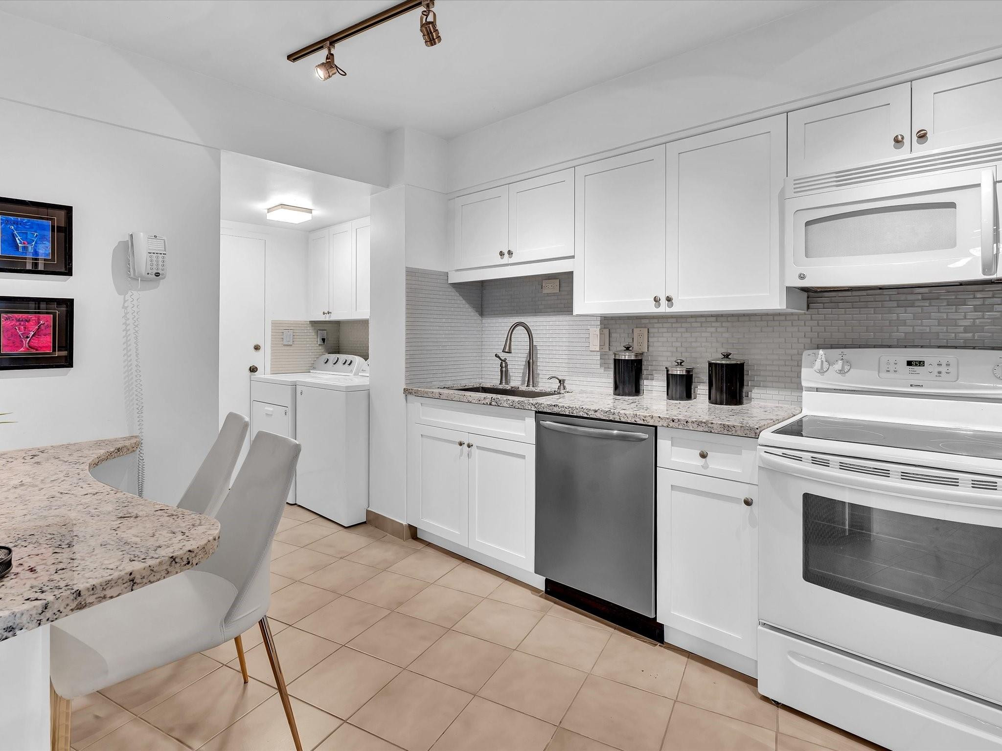 3000 Holiday #603 Fort Lauderdale, FL 33316