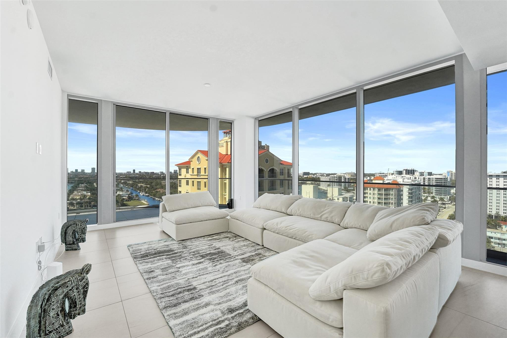 153 N Seabreeze #1204 Fort Lauderdale, FL 33304