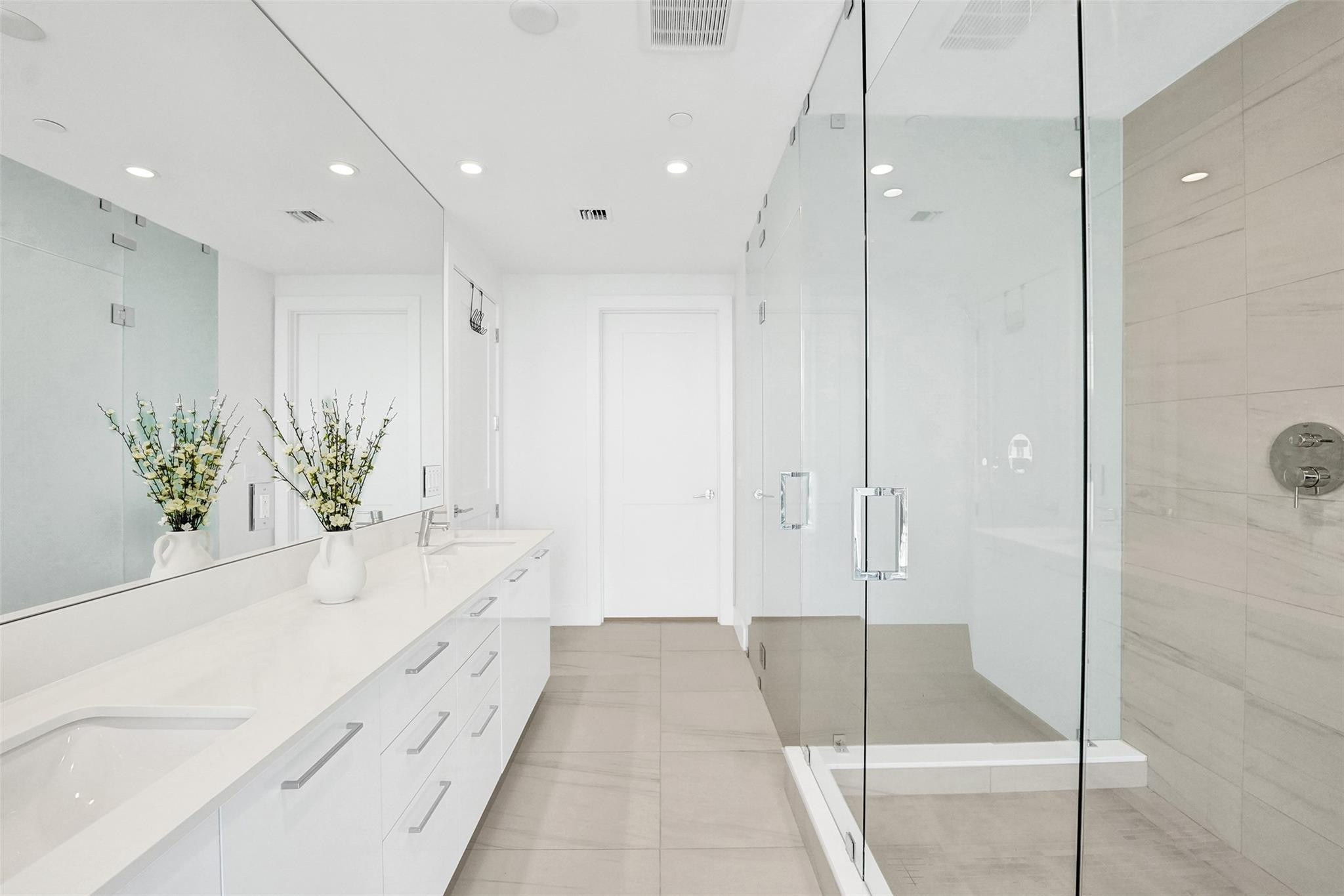 153 N Seabreeze #1204 Fort Lauderdale, FL 33304