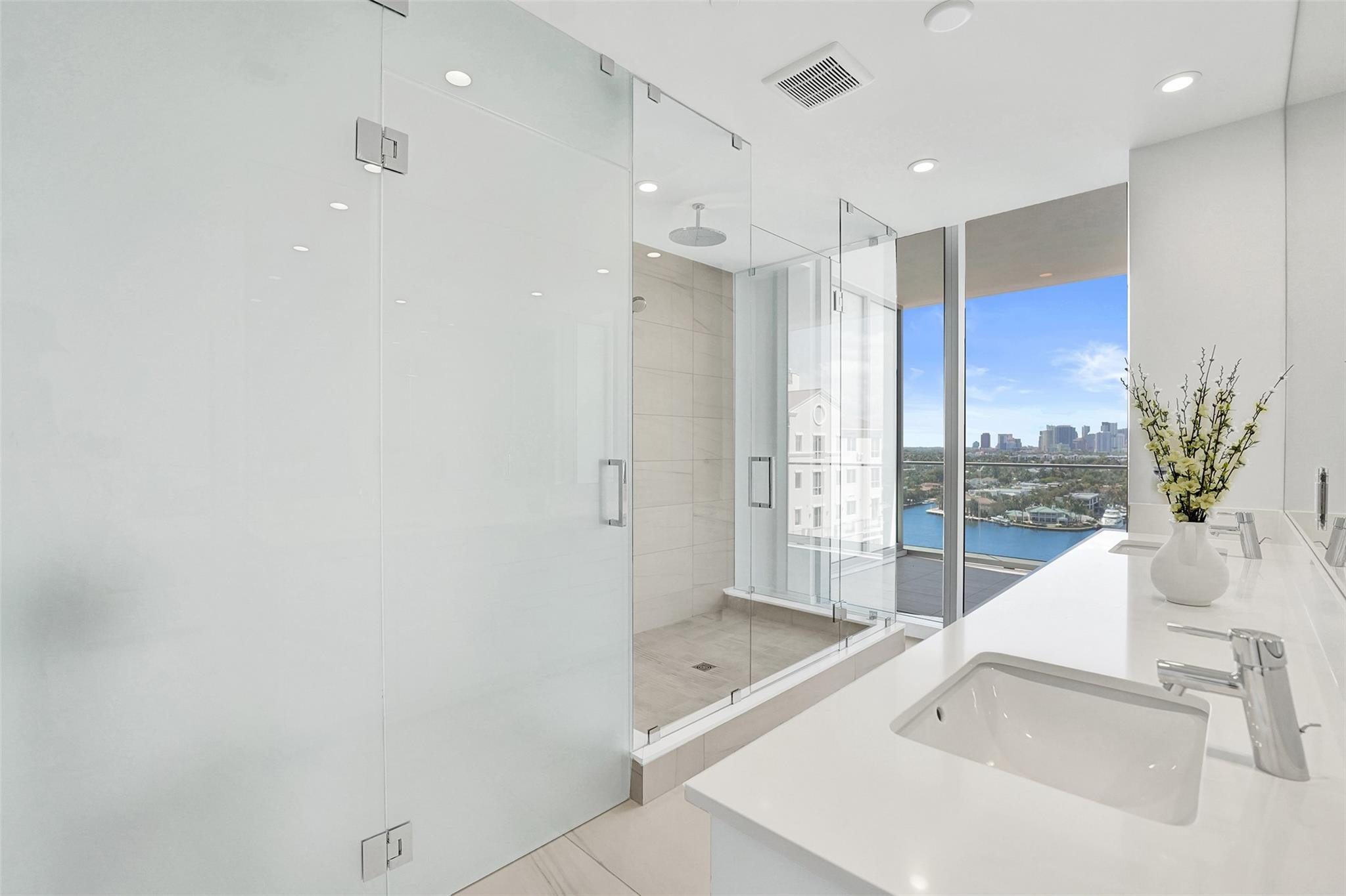 153 N Seabreeze #1204 Fort Lauderdale, FL 33304