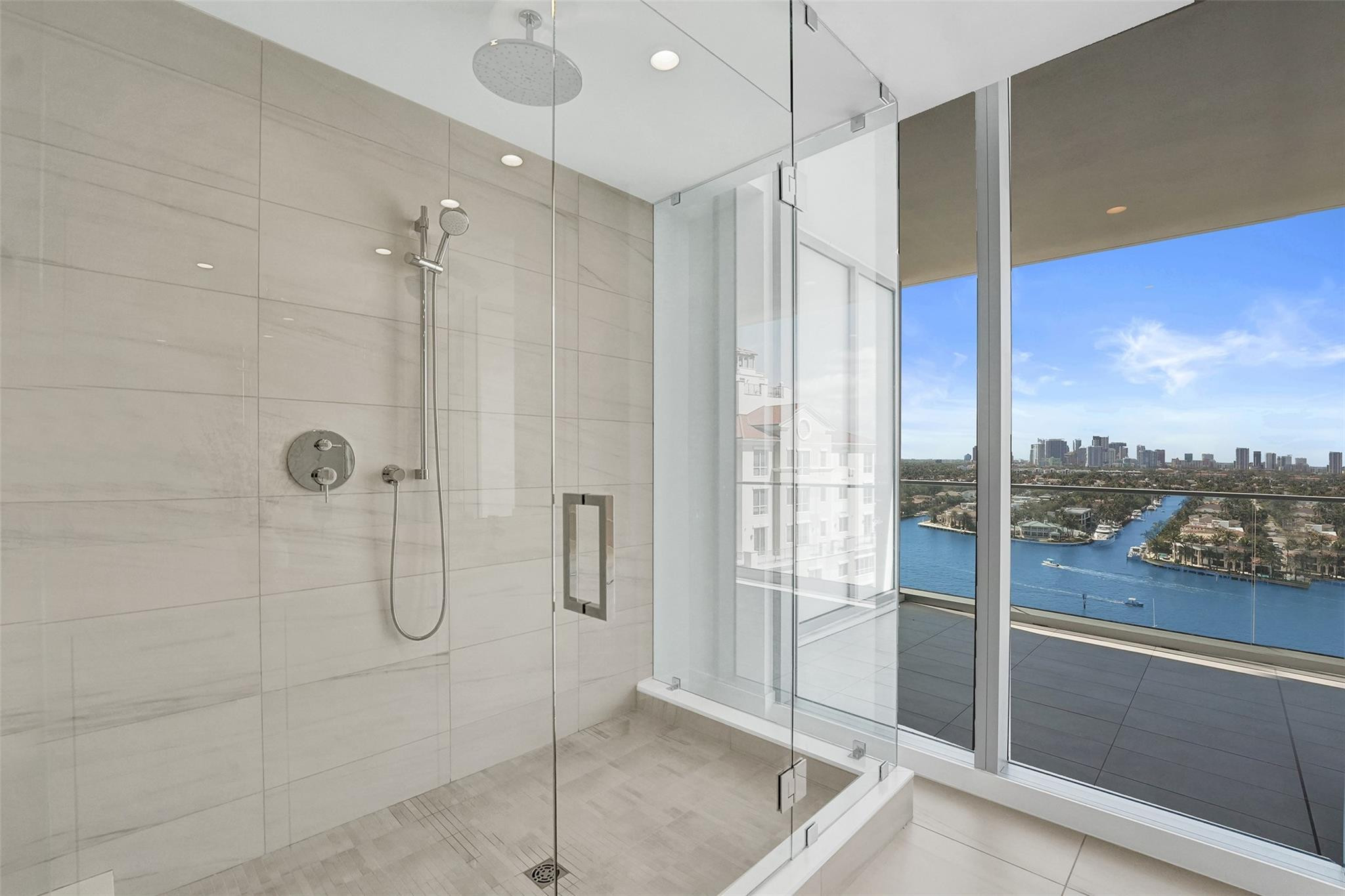 153 N Seabreeze #1204 Fort Lauderdale, FL 33304