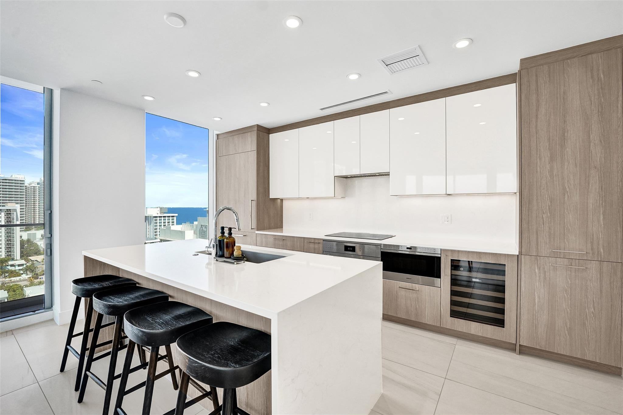 153 N Seabreeze #1204 Fort Lauderdale, FL 33304