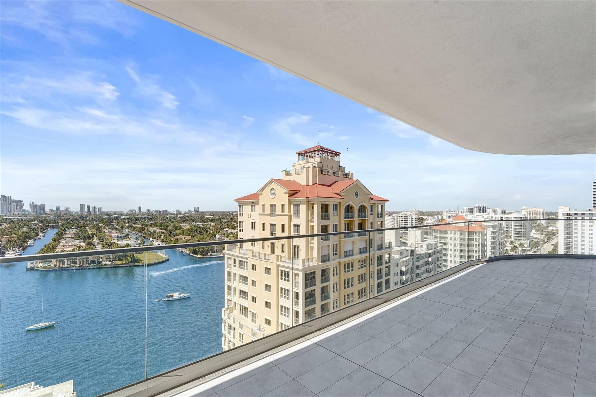 153 N Seabreeze #1204 Fort Lauderdale, FL 33304