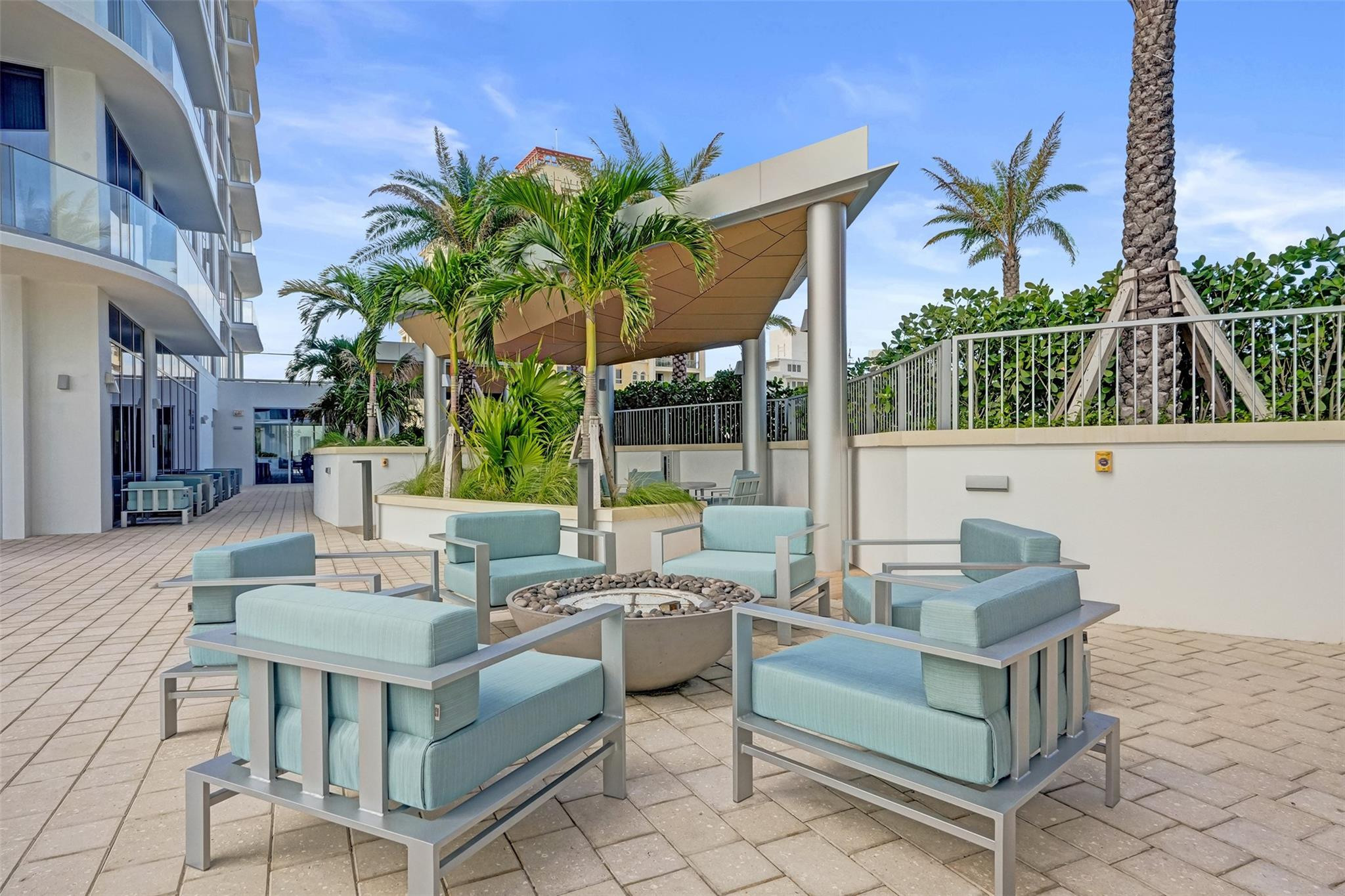 153 N Seabreeze #1204 Fort Lauderdale, FL 33304