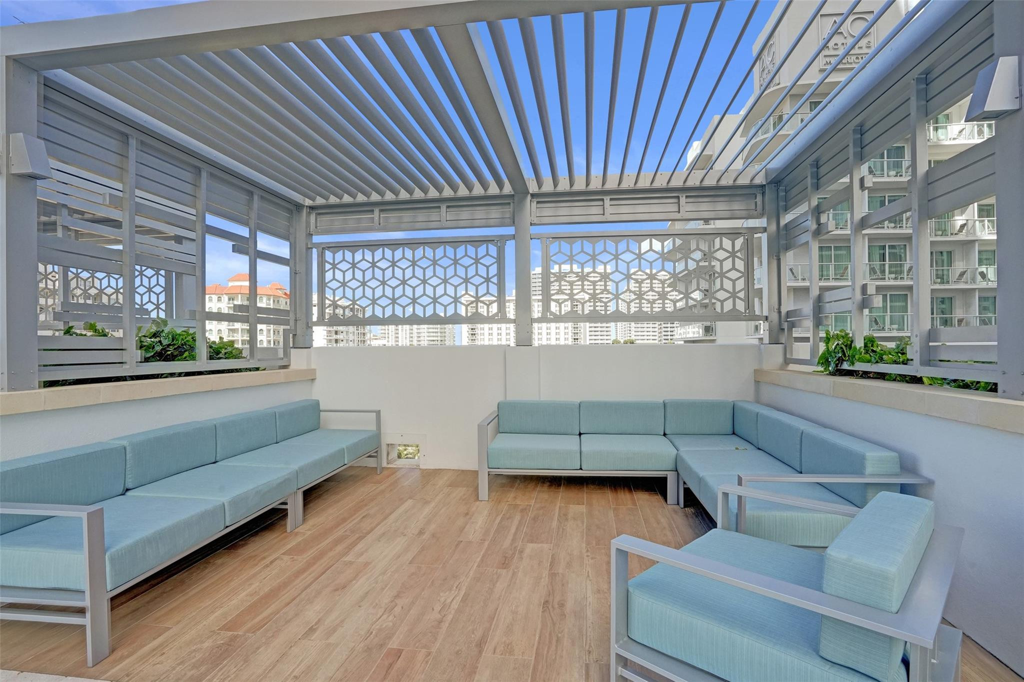 153 N Seabreeze #1204 Fort Lauderdale, FL 33304