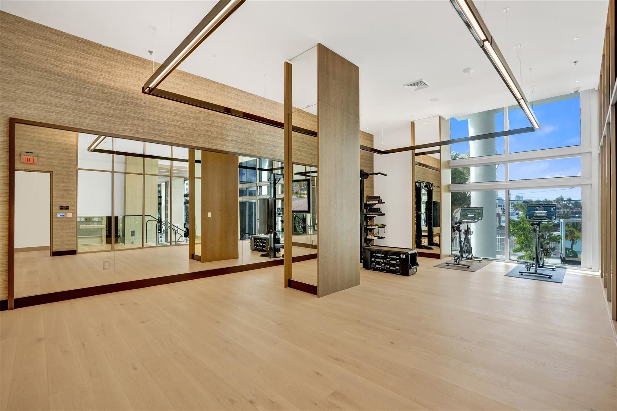 153 N Seabreeze #1204 Fort Lauderdale, FL 33304