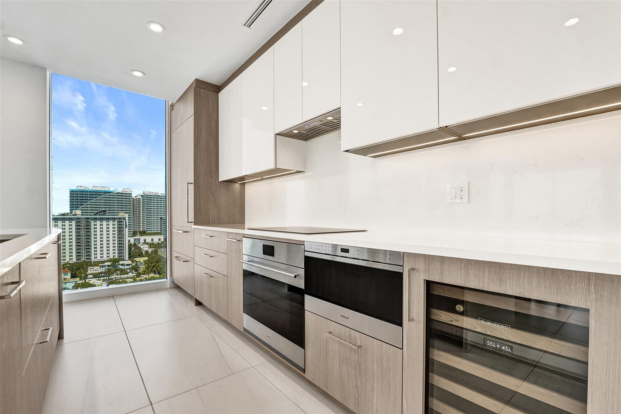 153 N Seabreeze #1204 Fort Lauderdale, FL 33304