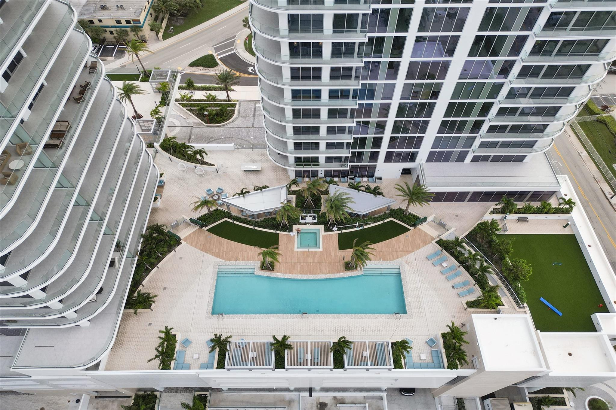 153 N Seabreeze #1204 Fort Lauderdale, FL 33304
