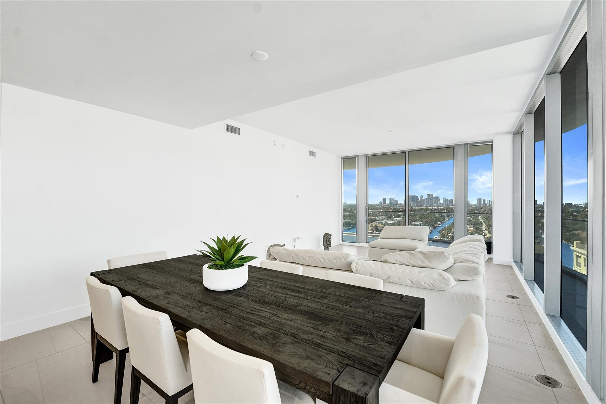 153 N Seabreeze #1204 Fort Lauderdale, FL 33304