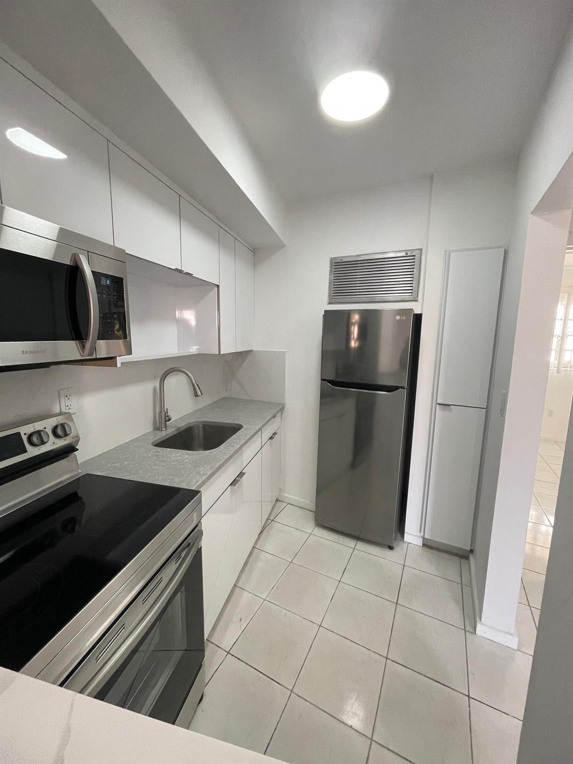 11 SW 52nd #7A Coral Gables, FL 33134