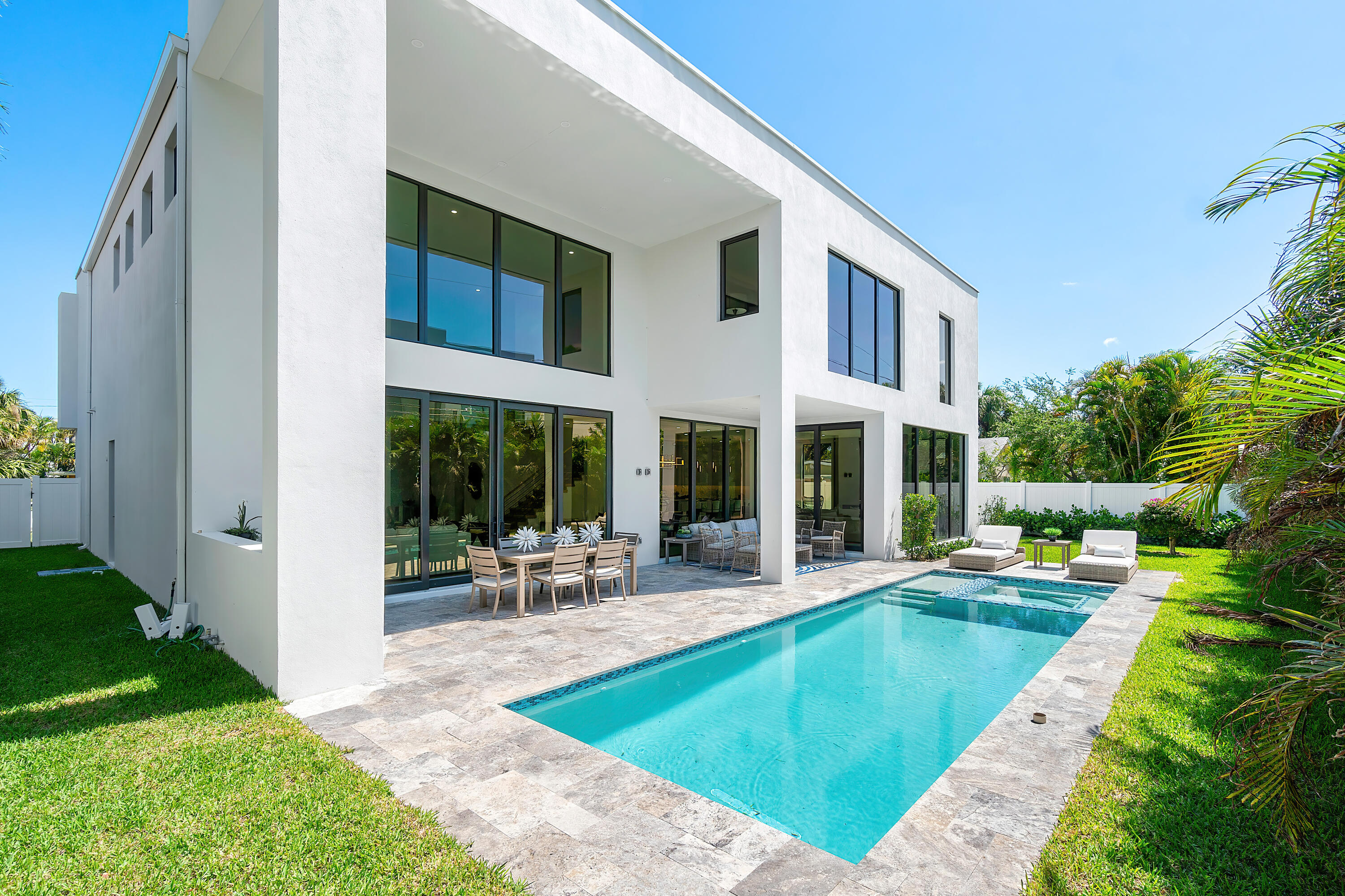 444 NE 5th Boca Raton, FL 33432