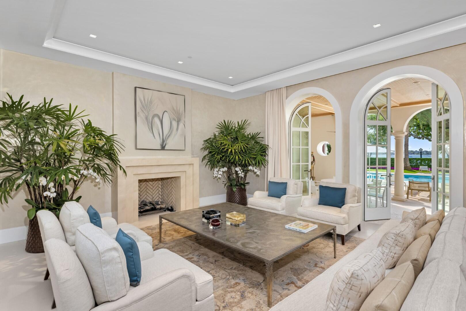 1350 N Lake Way Palm Beach, FL 33480 1350 N Lake Way Palm Beach, FL 33480