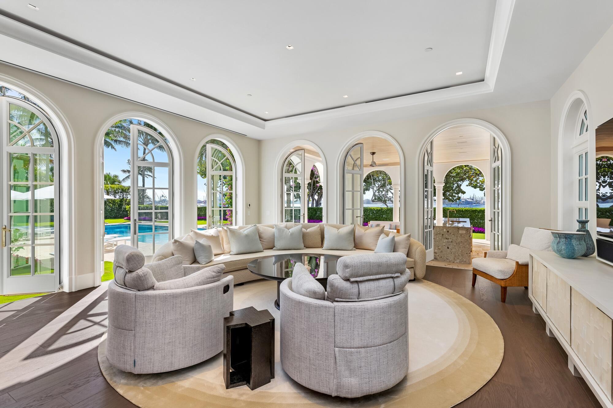 1350 N Lake Way Palm Beach, FL 33480 1350 N Lake Way Palm Beach, FL 33480