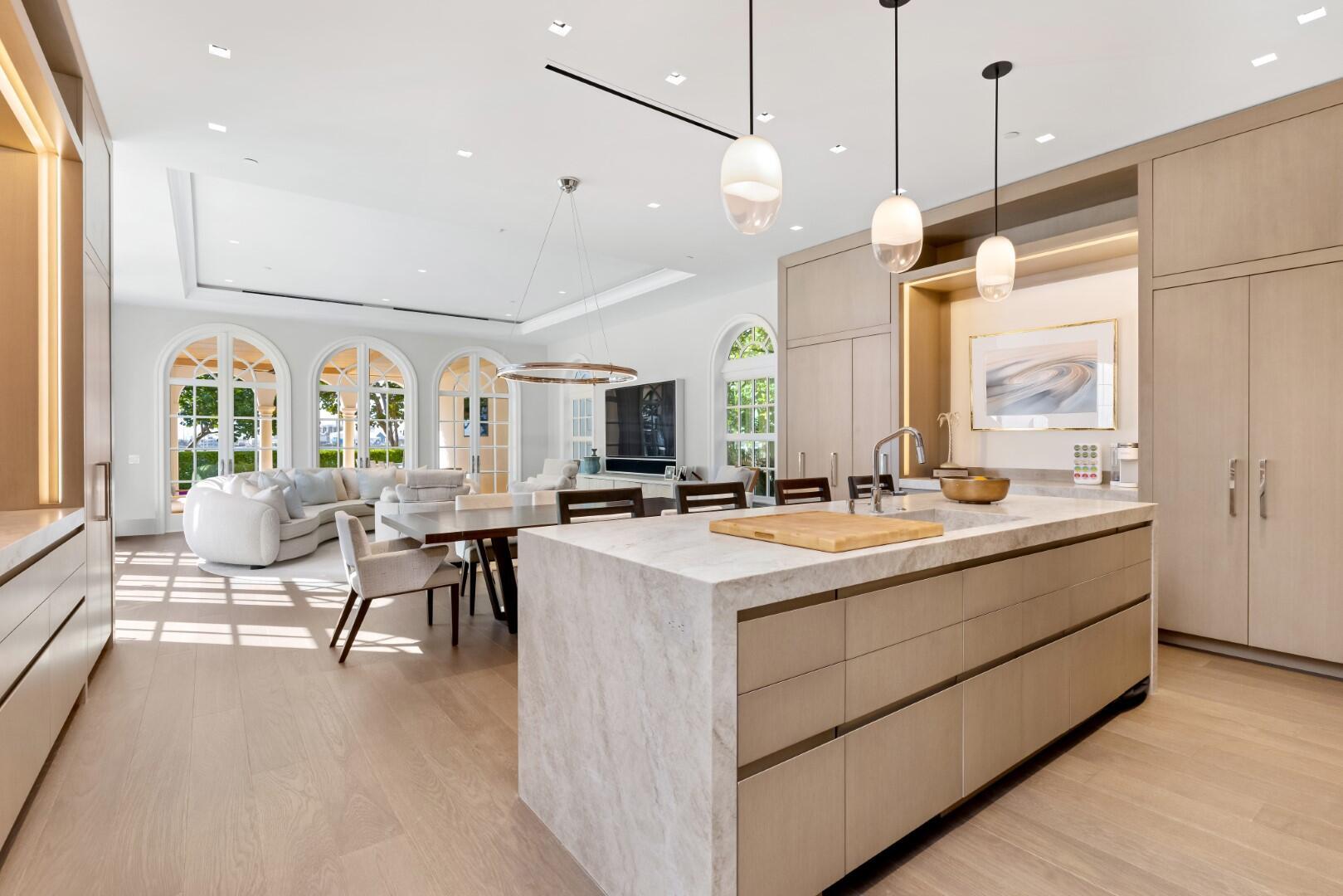1350 N Lake Way Palm Beach, FL 33480 1350 N Lake Way Palm Beach, FL 33480