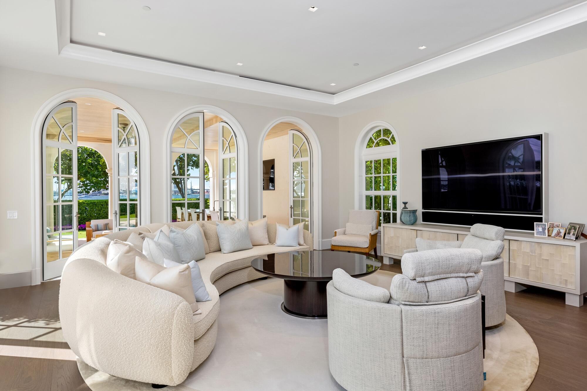 1350 N Lake Way Palm Beach, FL 33480 1350 N Lake Way Palm Beach, FL 33480