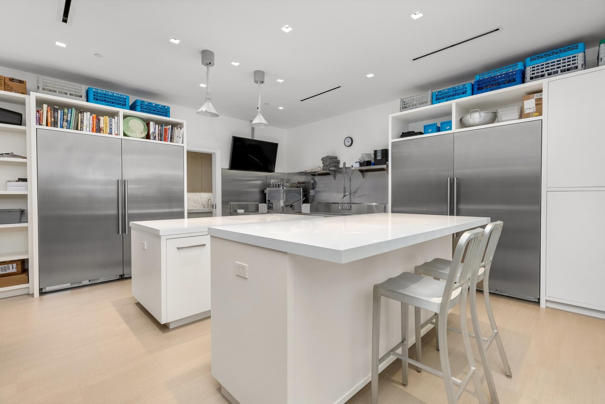 1350 N Lake Way Palm Beach, FL 33480 1350 N Lake Way Palm Beach, FL 33480