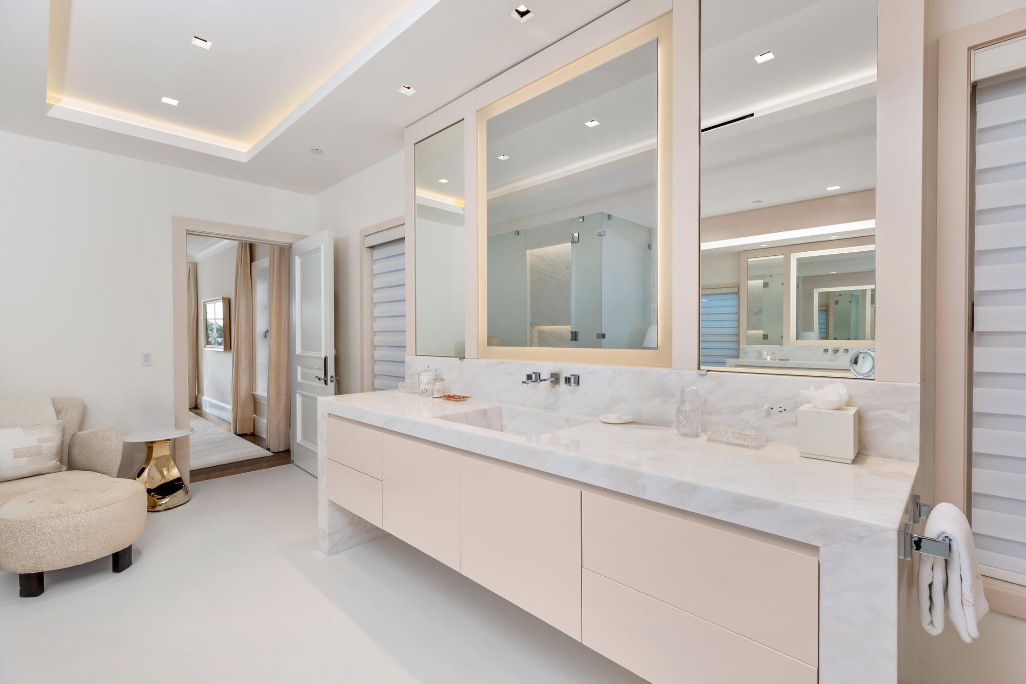 1350 N Lake Way Palm Beach, FL 33480 1350 N Lake Way Palm Beach, FL 33480