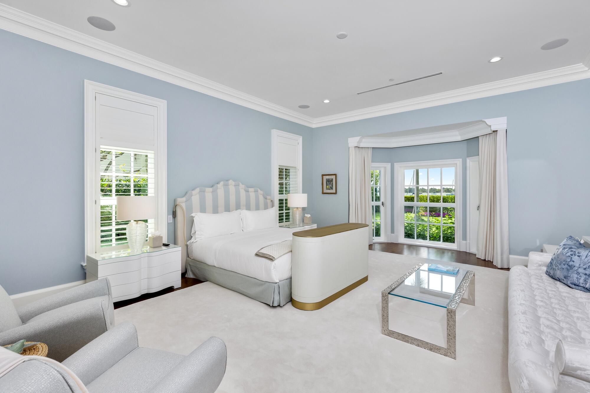 1350 N Lake Way Palm Beach, FL 33480 1350 N Lake Way Palm Beach, FL 33480