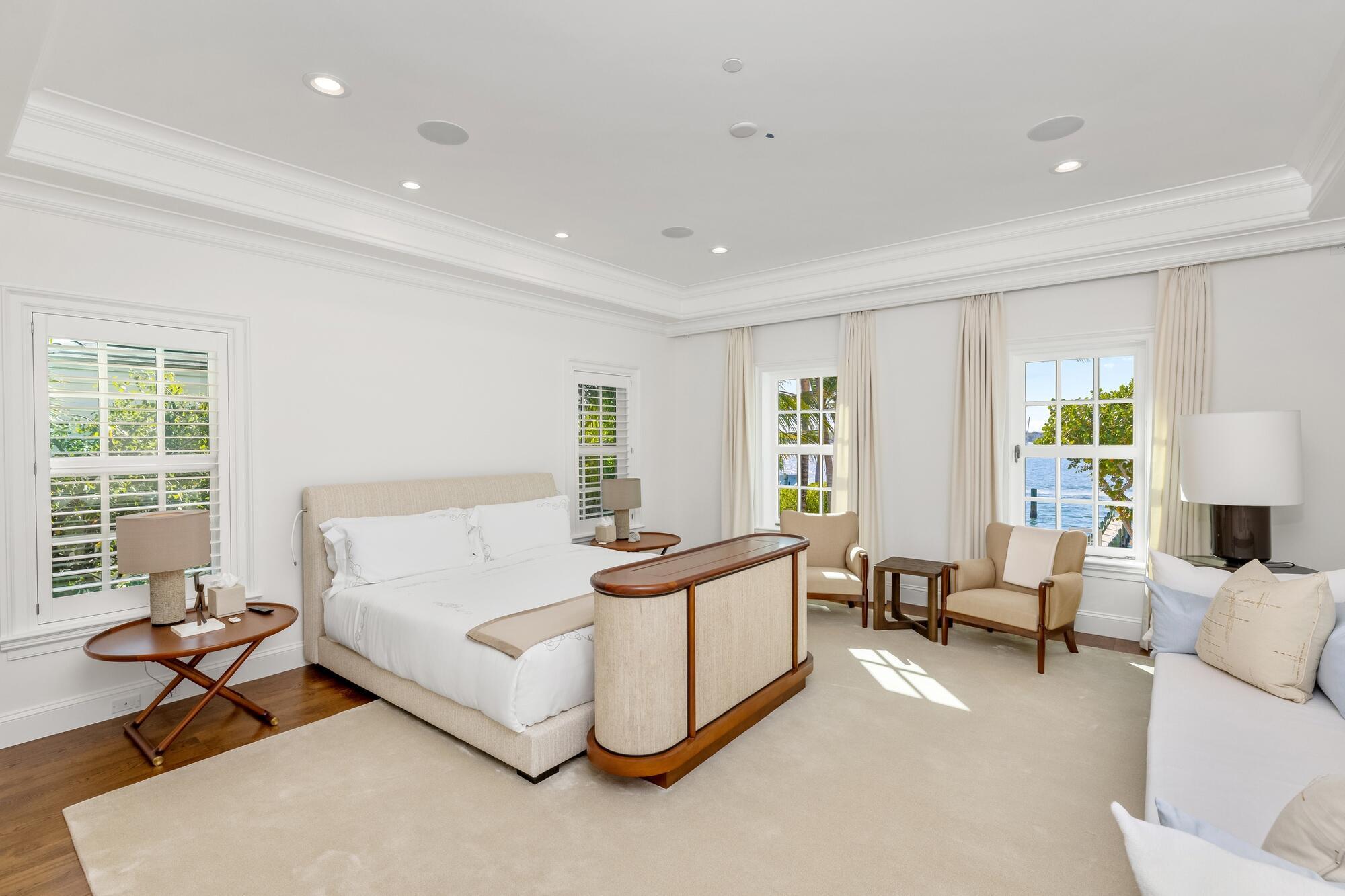 1350 N Lake Way Palm Beach, FL 33480 1350 N Lake Way Palm Beach, FL 33480
