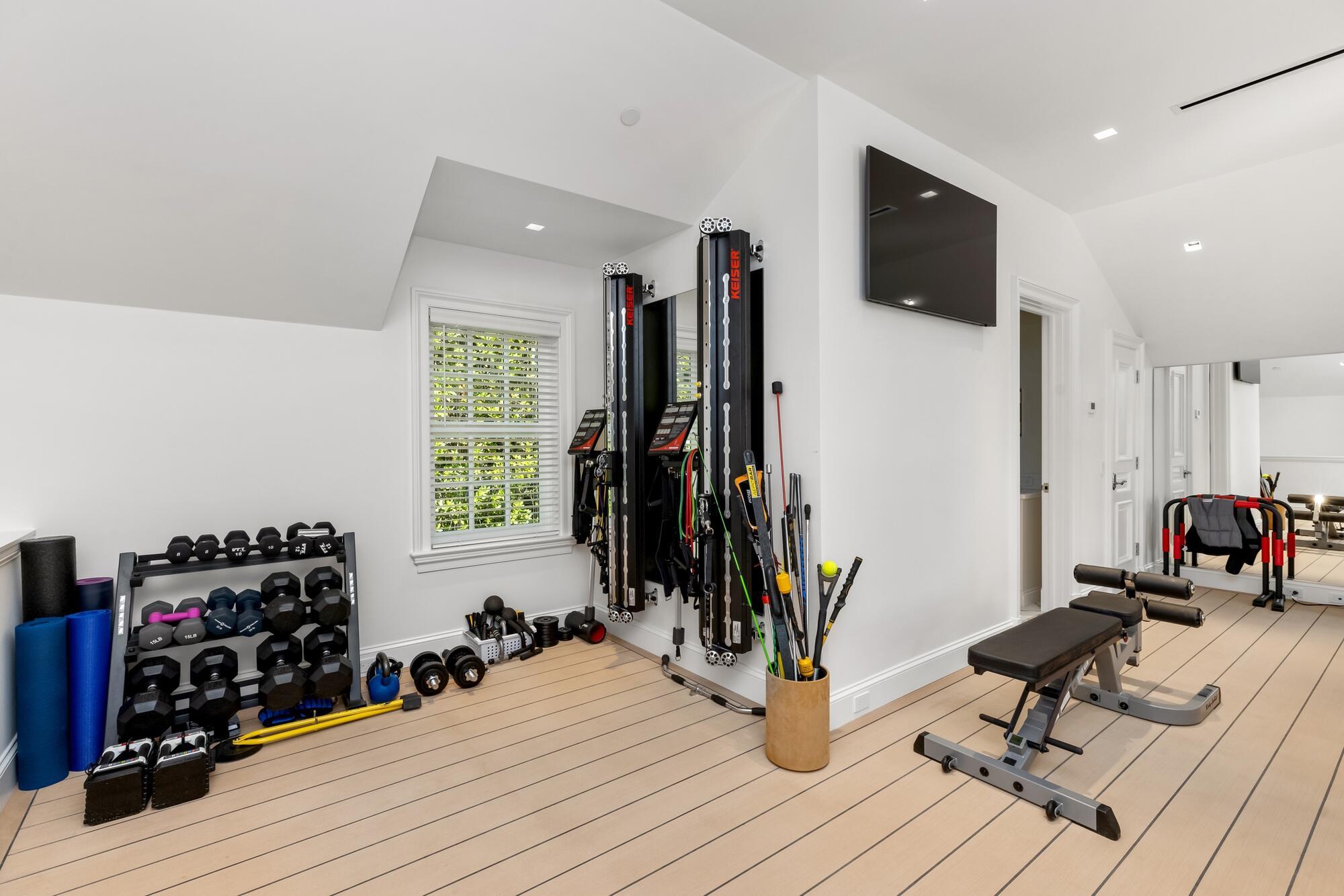 1350 N Lake Way Palm Beach, FL 33480 1350 N Lake Way Palm Beach, FL 33480