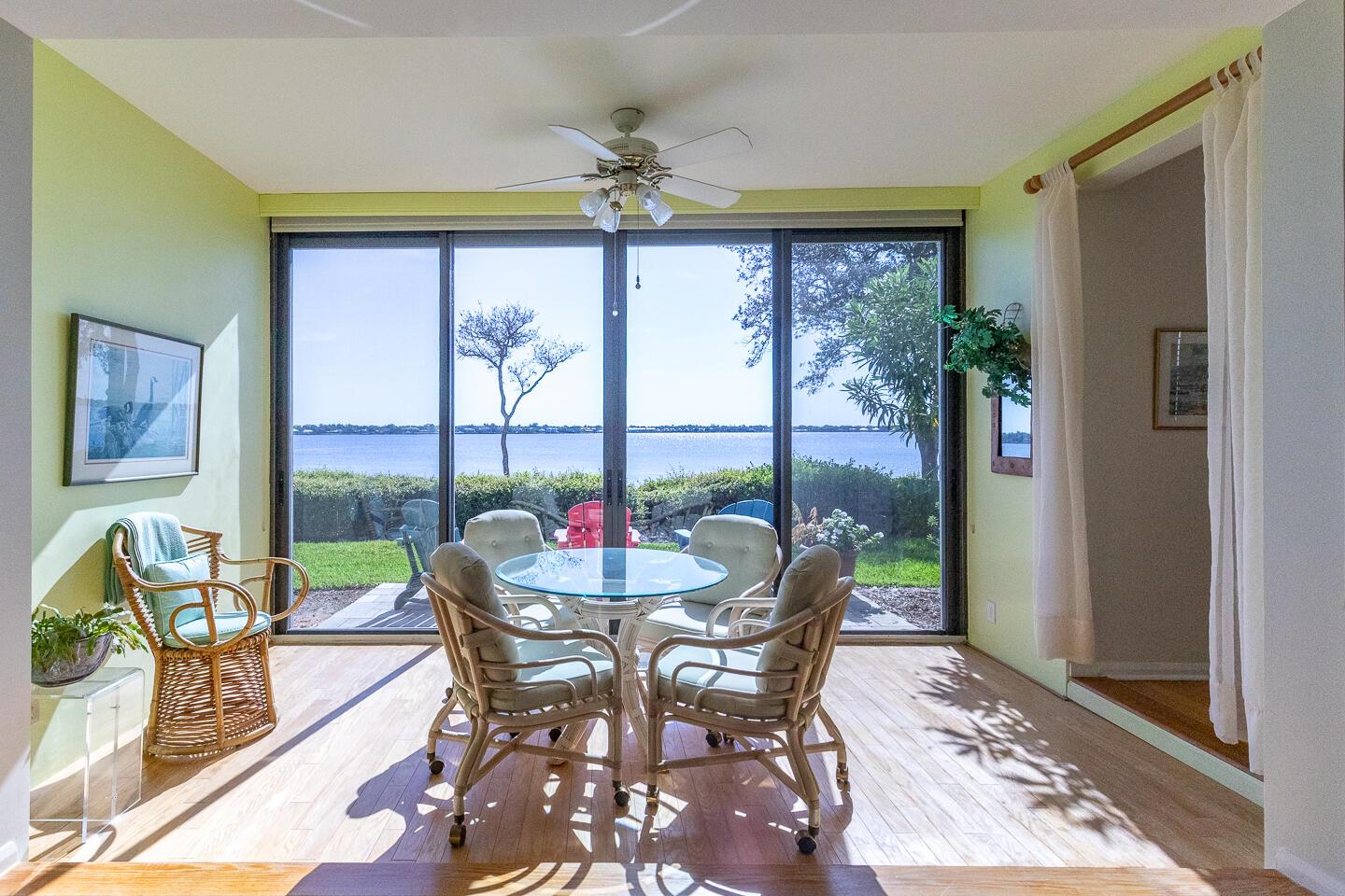 2562 NW Seagrass Dr #7